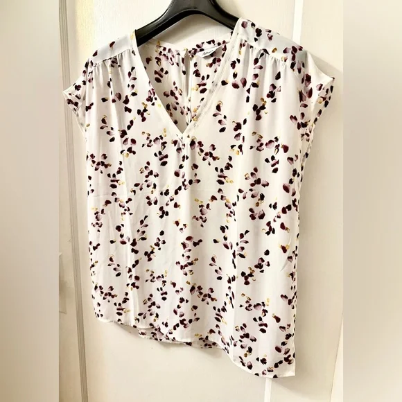 Reitmans White and Plum Floral Blouse - Picture 3 of 11